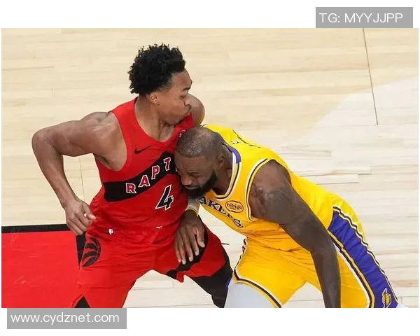 纪录终结！詹姆斯送绝杀助攻！全队狂欢庆祝，里夫斯爆砍44+10